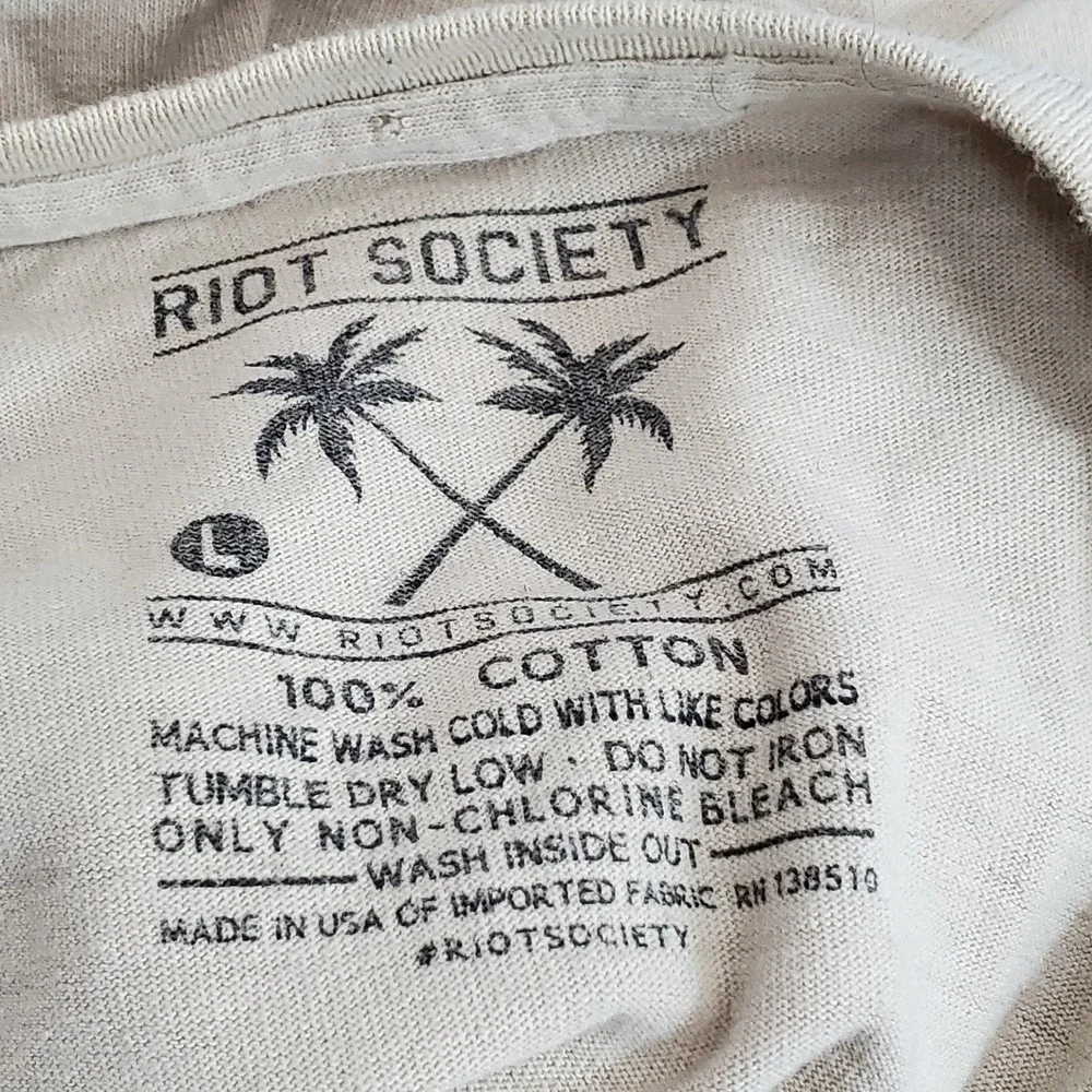 Riot Society Men Shirt L Beige Graphic Skeleton Geisha Tee Short Sleeve READ